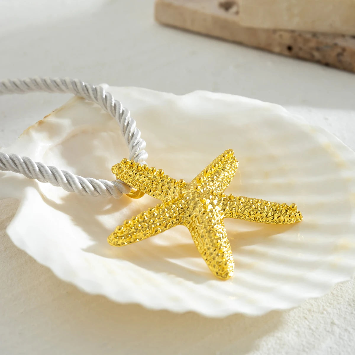 Beach Ocean Style Gold Color Big Starfish Pendant Necklace for Women Exaggerated Star Thick Rope Chain Chokers Party Jewelry New